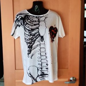 5/$25💖Skeleton and Heart Tunic Shirt